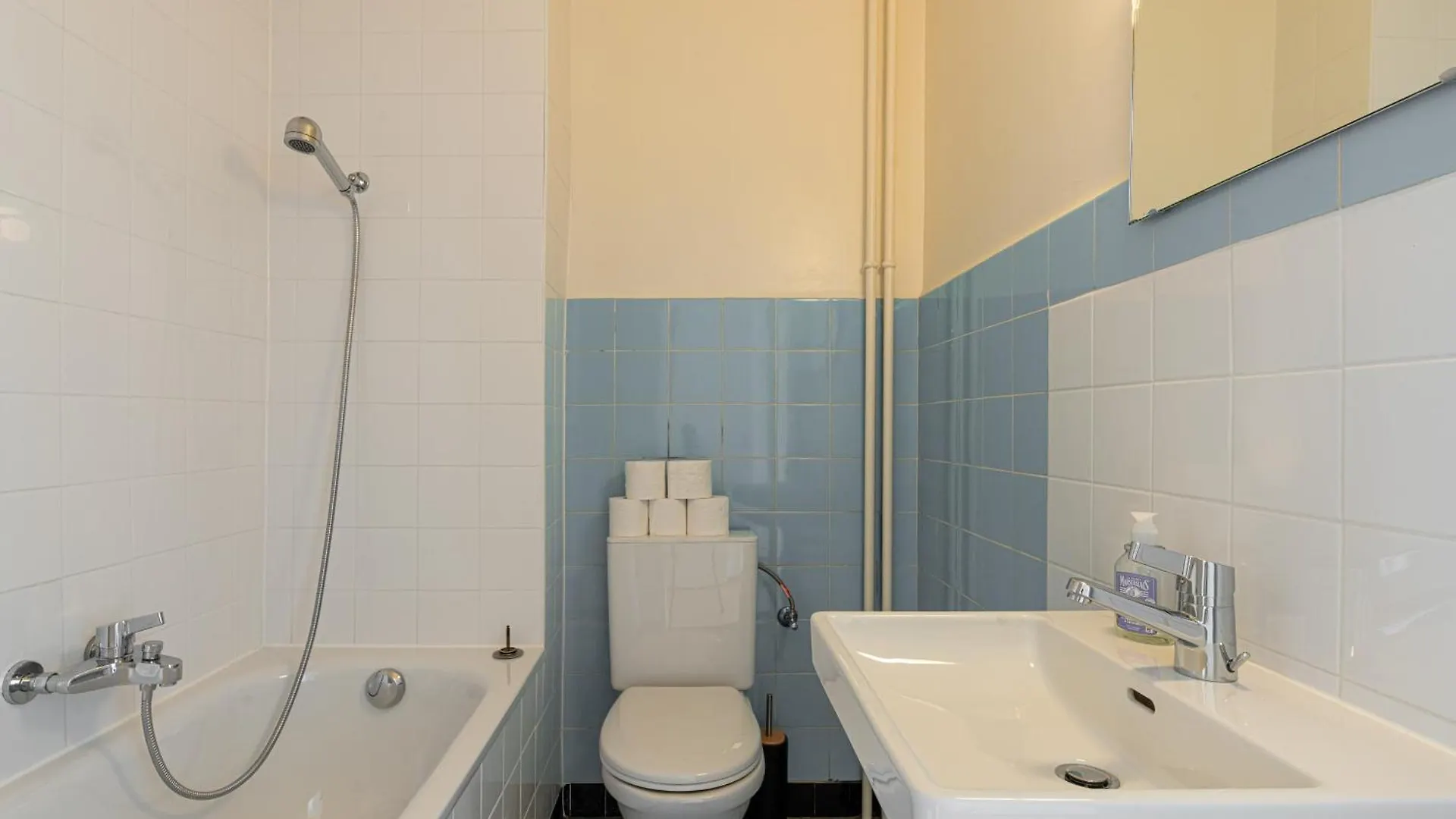 Stylish Lakeside Studio Geneva 0*,